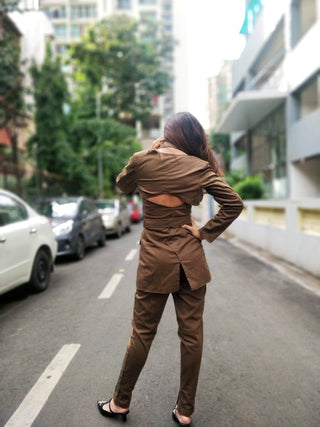 Backwindow - Brown