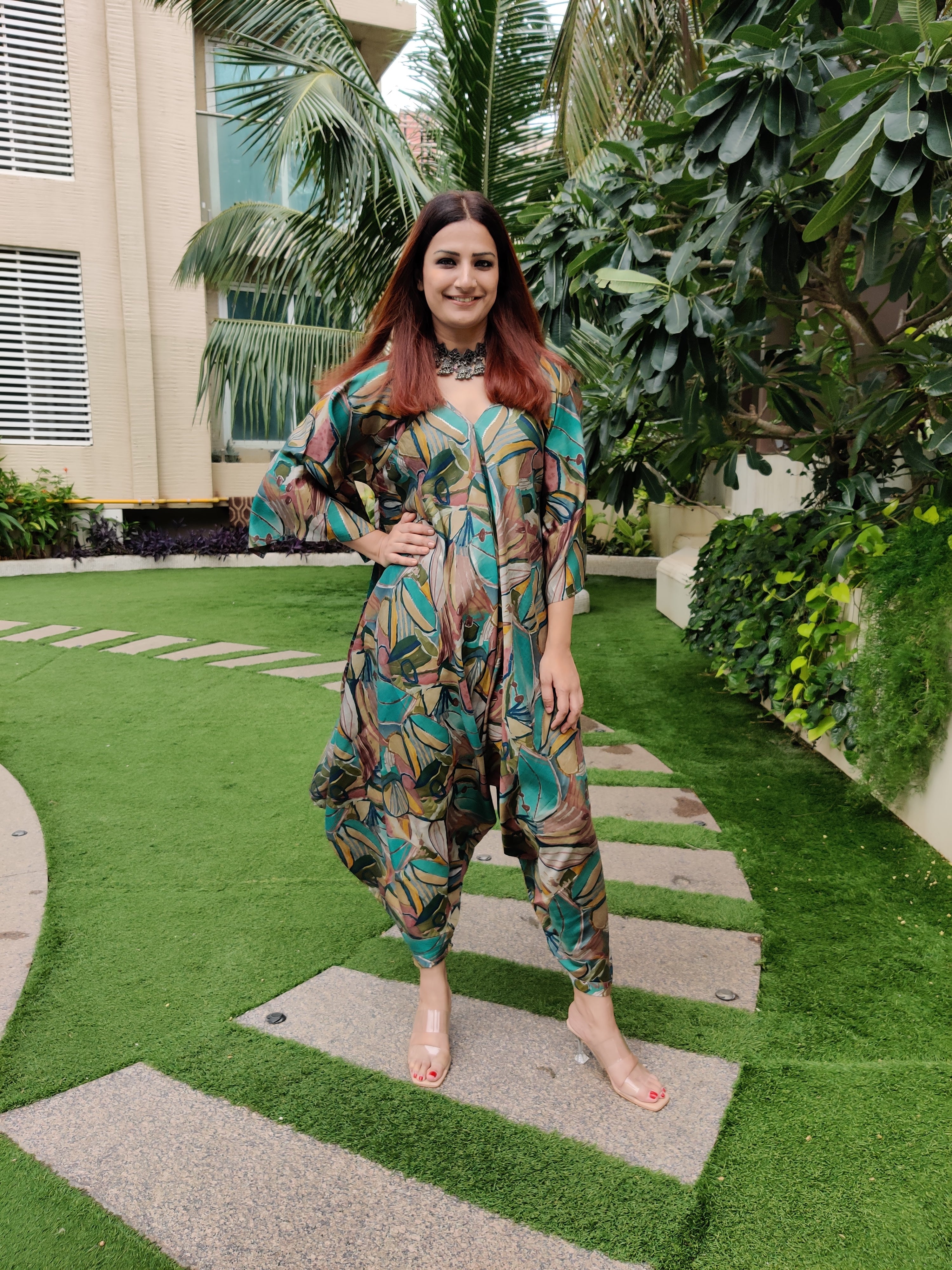 ABSTRACT PRINT RELAXED JUMPSUIT WITH SLEEVES ( COMES WITH BELT)