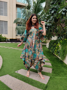ABSTRACT PRINT RELAXED JUMPSUIT WITH SLEEVES ( COMES WITH BELT)
