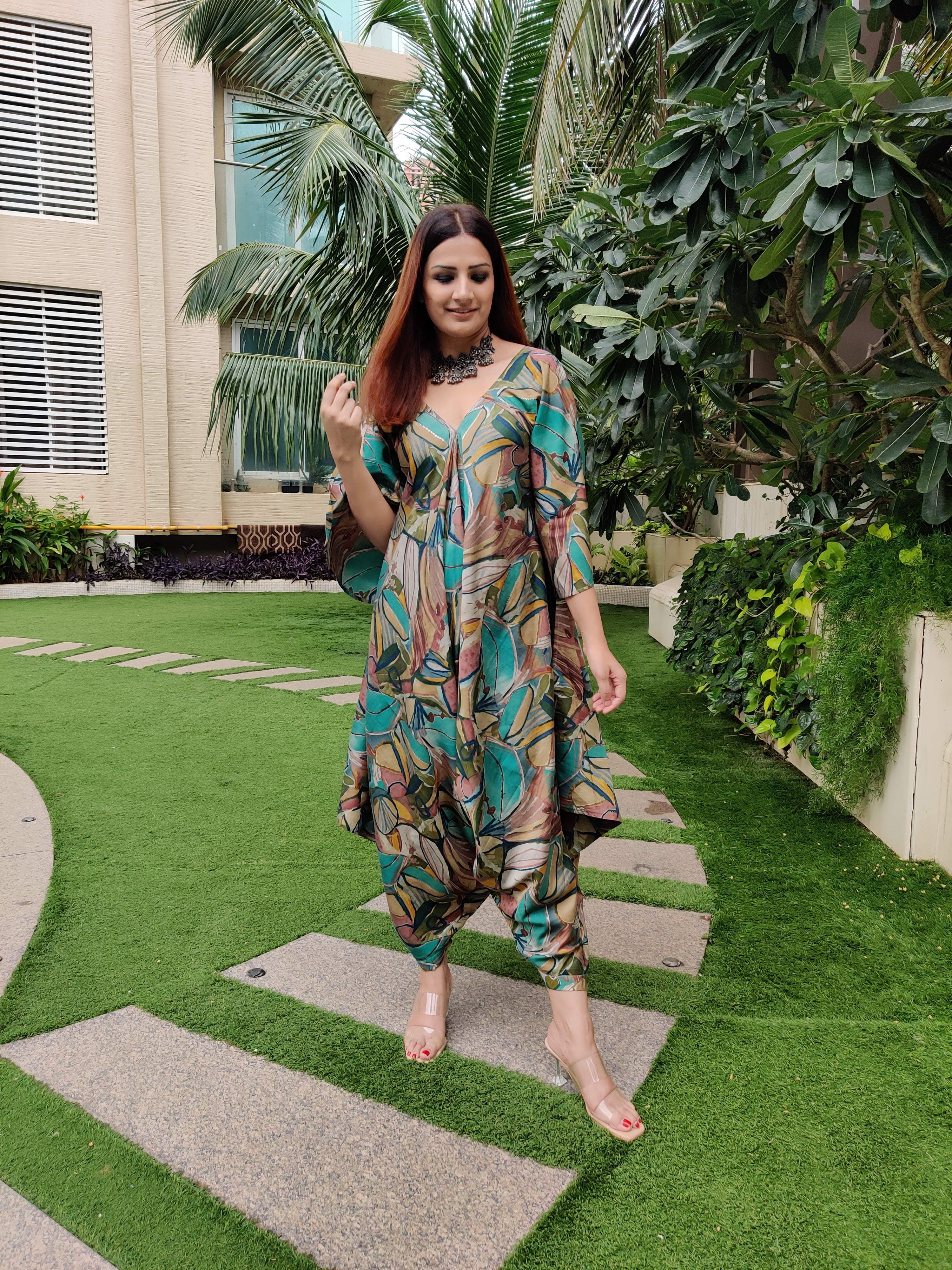 ABSTRACT PRINT RELAXED JUMPSUIT WITH SLEEVES ( COMES WITH BELT)