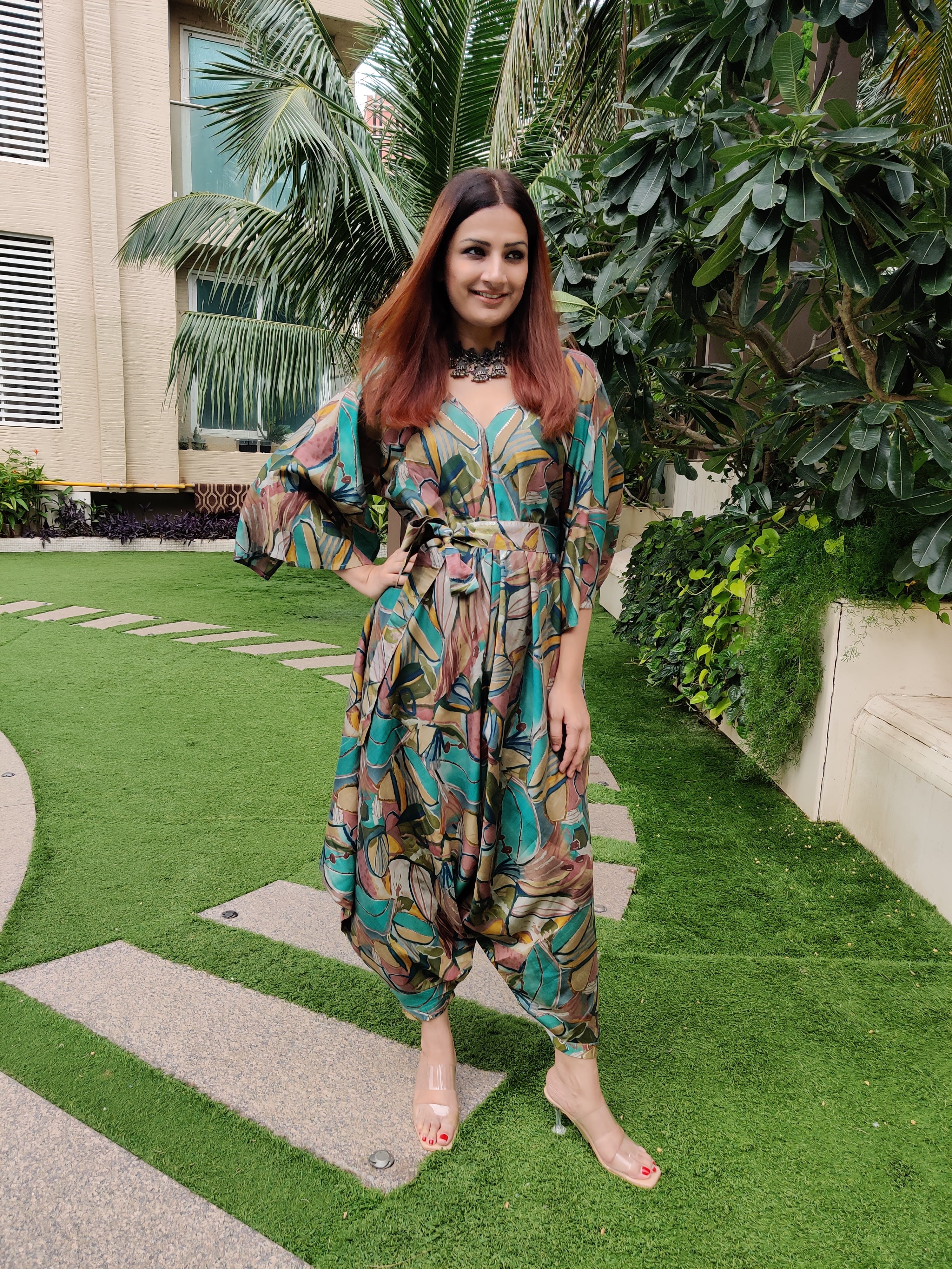 ABSTRACT PRINT RELAXED JUMPSUIT WITH SLEEVES ( COMES WITH BELT)