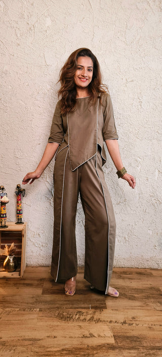 Off Duty Chic - Khakhee