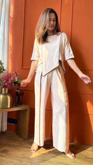 Off Duty Chic - Beige