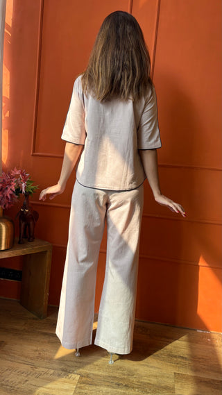 Off Duty Chic - Beige