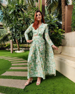 Load image into Gallery viewer, GREEN ABSTRACT PRINTED SHELLED SKIRT SAREE WITH ATTACHED FRONT PALLU AND SHIRT BLOUSE
