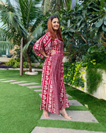 Load image into Gallery viewer, RED PRINTED TWO TONE FLARE TOP PAIRED WITH LONG SKIRT WITH SLIT
