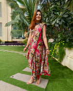 Load image into Gallery viewer, RED ABSTRACT PRINTED SAREE SKIRT WITH BLOUSE (without Jacket)
