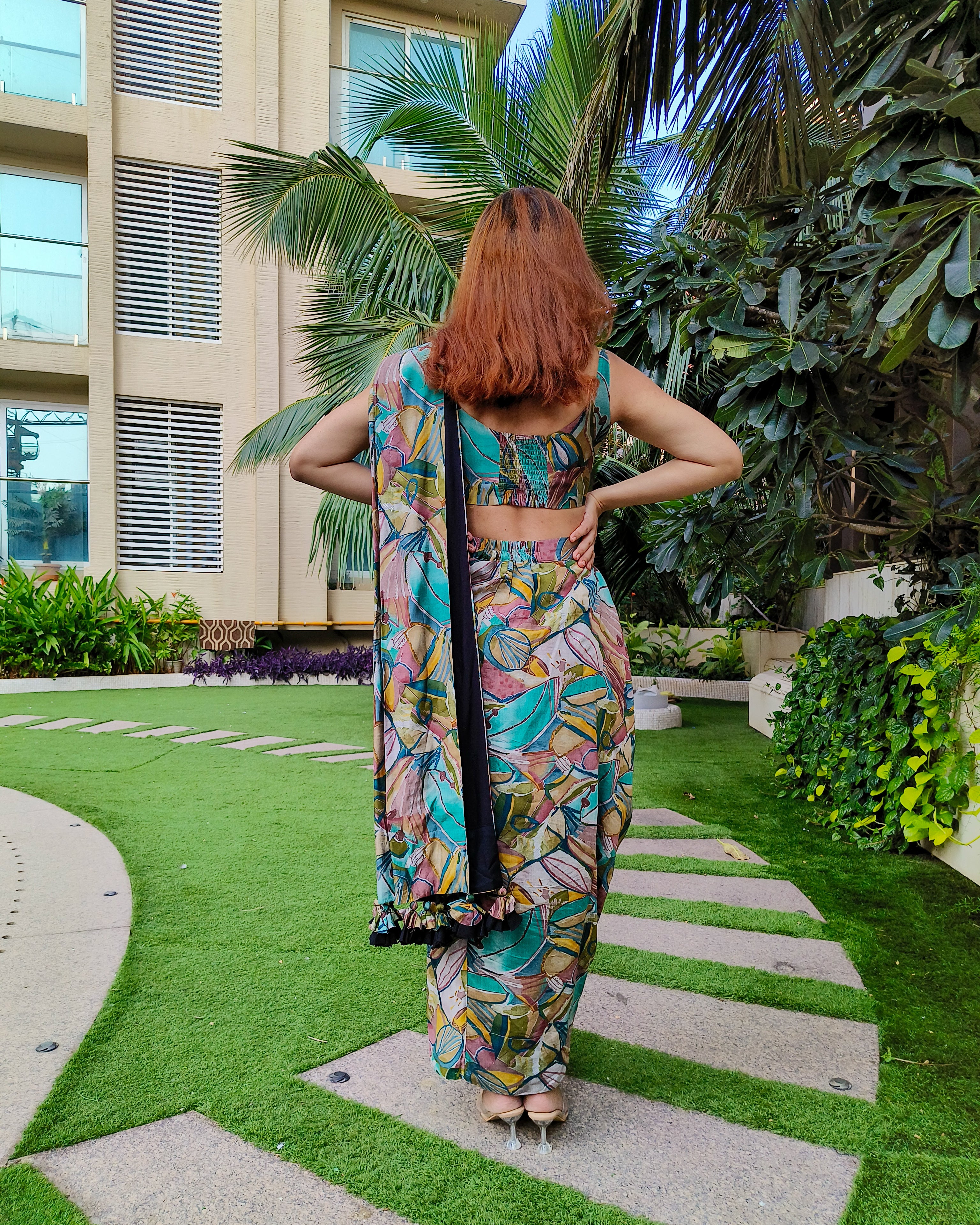 GREEN ABSTRACT PRINTED SAREE SKIRT WITH BLOUSE (without Jacket)