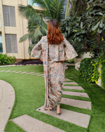 Load image into Gallery viewer, PEACH KHAKHEE ABSTRACT PRINTED SAREE SKIRT WITH BLOUSE AND FLARED JACKET
