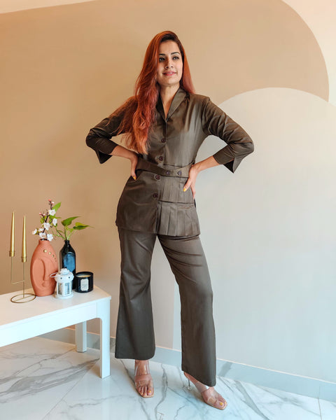 OLIVE GREEN PLEATED JACKET WITH BOTTOM FLARED PANTS