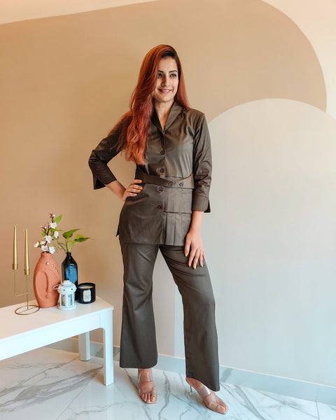 OLIVE GREEN PLEATED JACKET WITH BOTTOM FLARED PANTS
