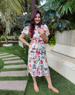 Load image into Gallery viewer, #FRILLZONE - IVORY FLORAL PRINTED PUFF SLEEVES LONG SHIRT DRESS
