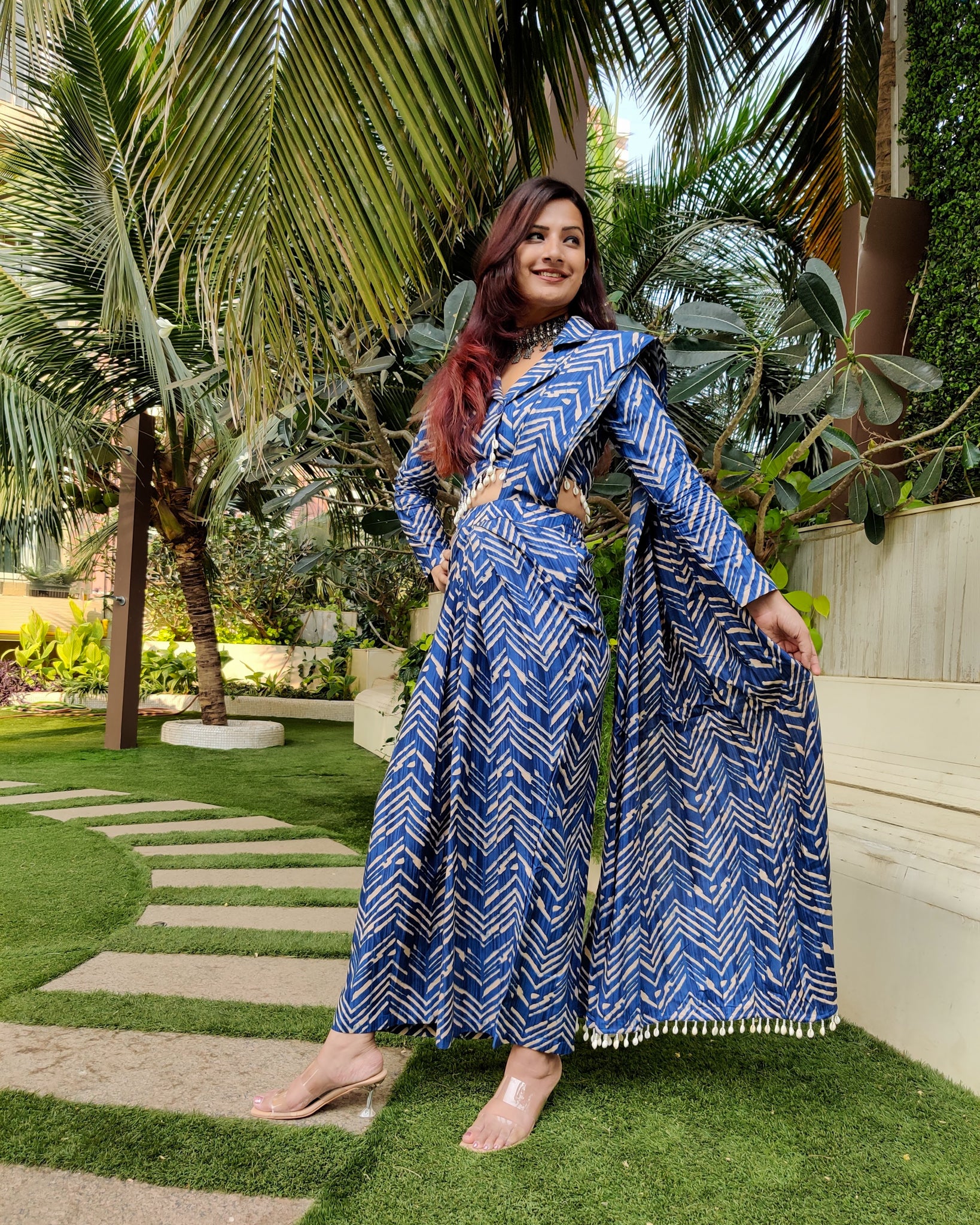 BLUE ZIG-ZAG PRINTED SHELLED SKIRT SAREE WITH ATTACHED FRONT PALLU AND SHIRT BLOUSE