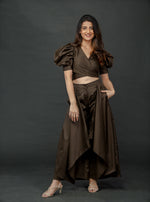 Load image into Gallery viewer, OLIVE GREEN PUFFED SLEEVES TOP WITH TIE UP DETAIL PAIRED WITH FLARED PANTS
