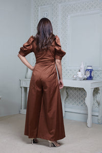 CHOCOLATE BROWN FRONT TIE UP AND PUFFED SHORT SLEEVED JUMPSUIT