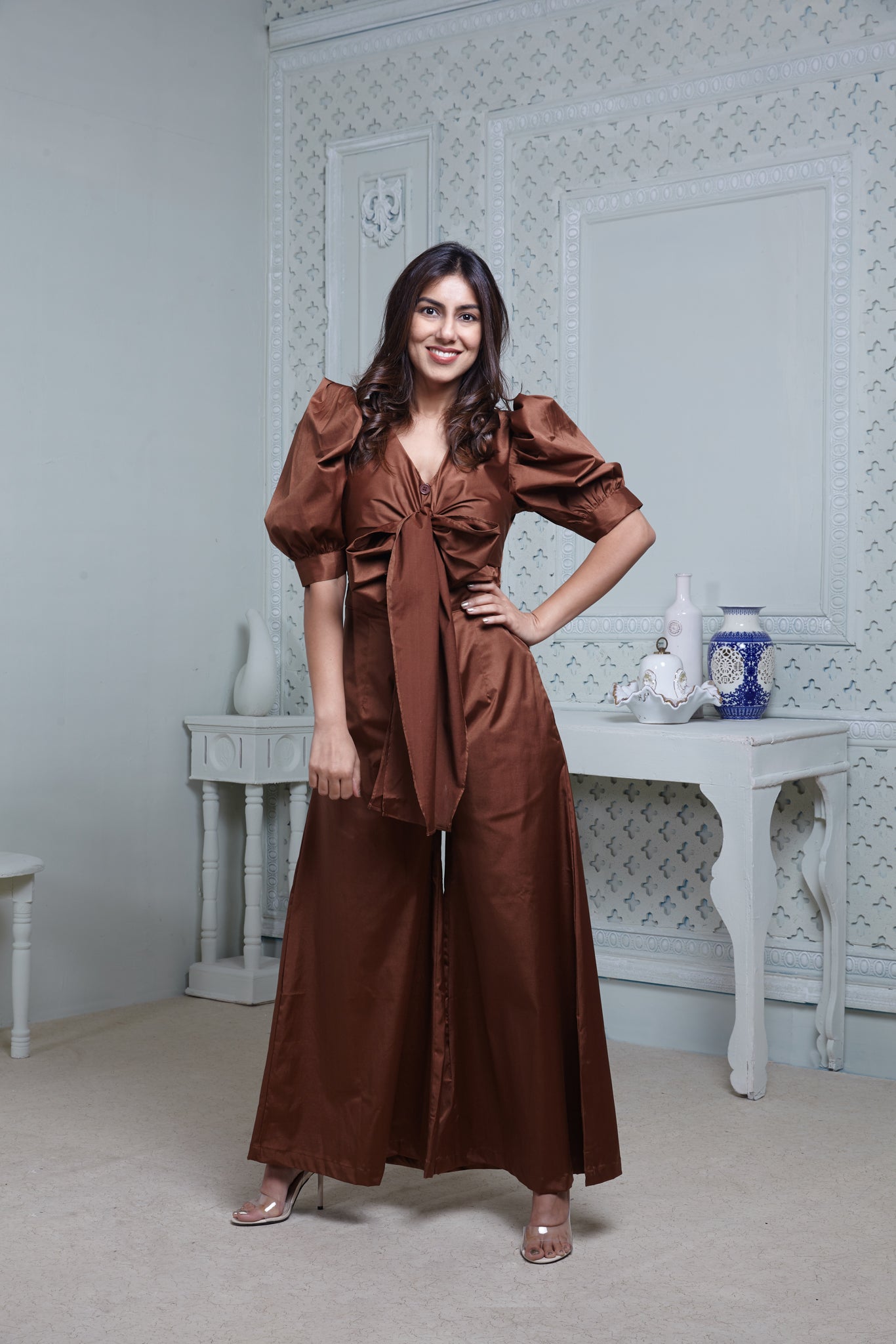 CHOCOLATE BROWN FRONT TIE UP AND PUFFED SHORT SLEEVED JUMPSUIT