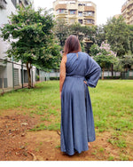 Load image into Gallery viewer, BLUE LONG FREESIZE TOP WITH SLIT AND BLACK PANTS.
