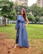 Load image into Gallery viewer, BLUE LONG FREESIZE TOP WITH SLIT AND BLACK PANTS.
