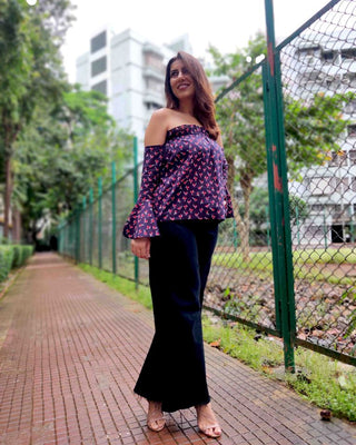 OFF SHOULDER NAVY BIRD PRINT TOP