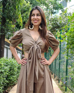 Load image into Gallery viewer, BROWN PUFFED SLEEVES TOP WITH TIE UP
