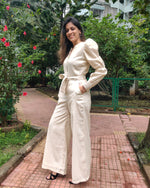Load image into Gallery viewer, OFFWHITE GOLD THIN STRIPE FRONT ZIP OPENING HIGH BAND COLLAR JUMPSUIT WITH PUFF SLEEVE &amp; BELT

