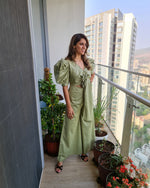 Load image into Gallery viewer, PISTA FRONT TIE UP AND PUFFED SHORT SLEEVED JUMPSUIT
