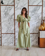 Load image into Gallery viewer, PISTA FRONT TIE UP AND PUFFED SHORT SLEEVED JUMPSUIT
